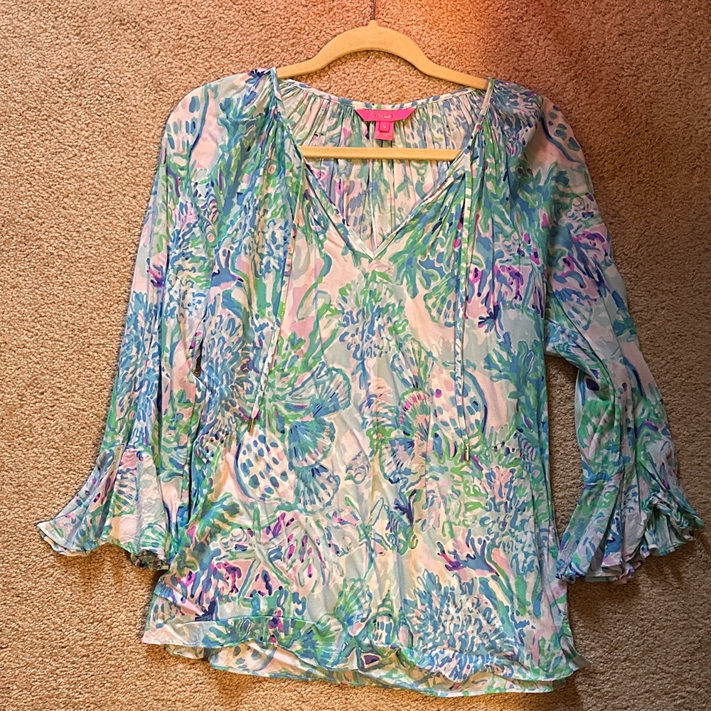 Lilly Pulitzer, blue rayon flutter sleeve blouse size small